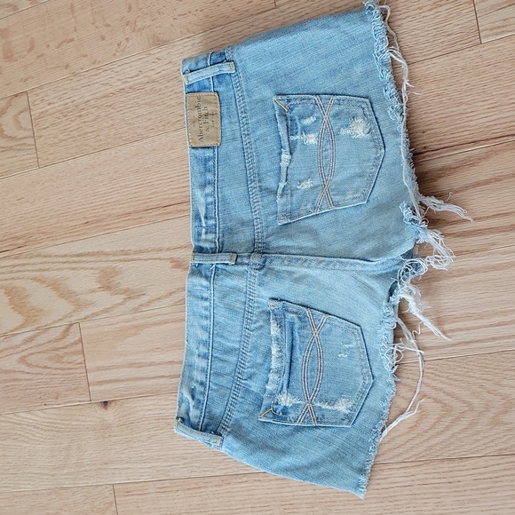 Abercrombie & Fitch Jean shorts - Picture 3 of 4